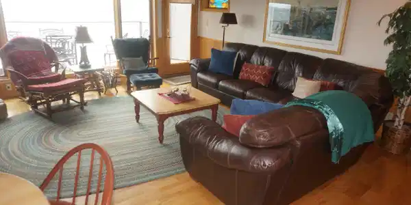 1625 Superior Shores