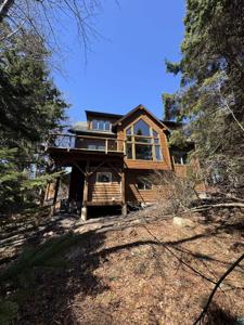 2472 Cliff View Cr