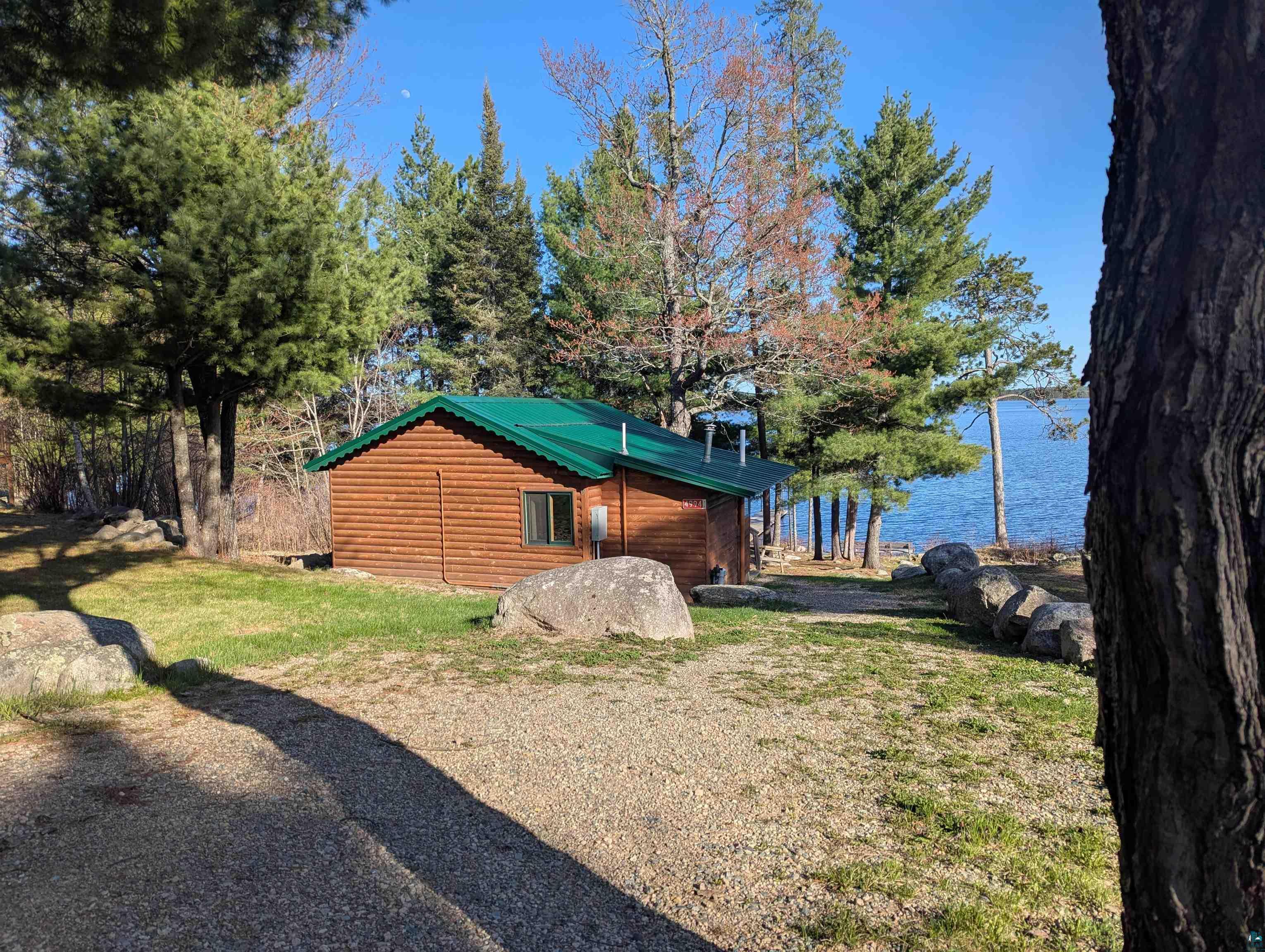 Image 2: Cabin parking
