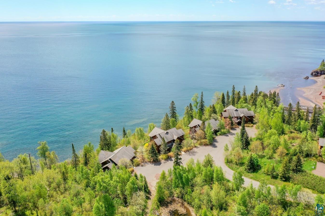 504 Poplar River Rd, Lutsen, MN lhrmls02000108