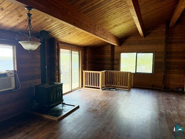 Image 3: Living room