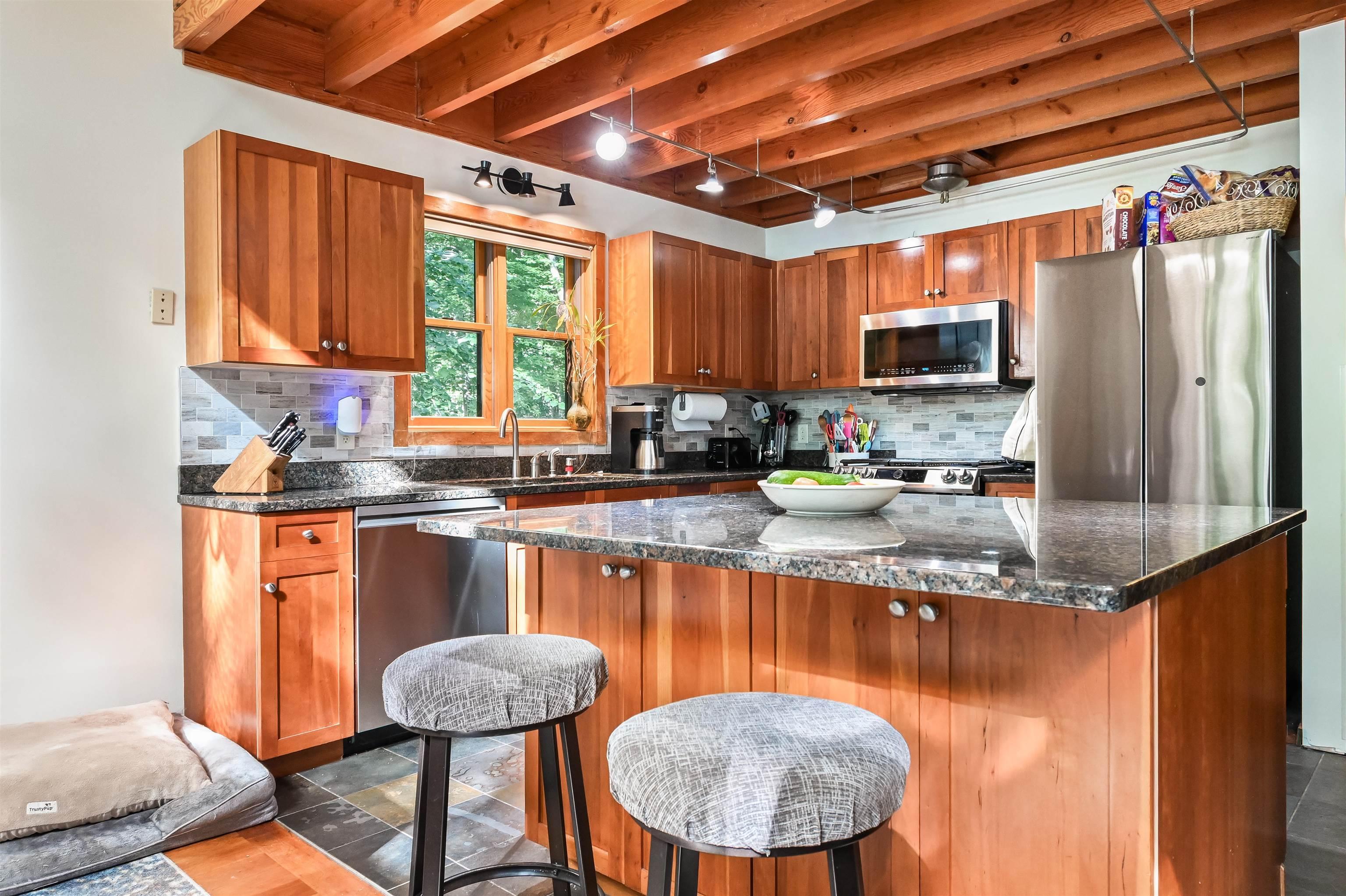 Image 3: Kitchen