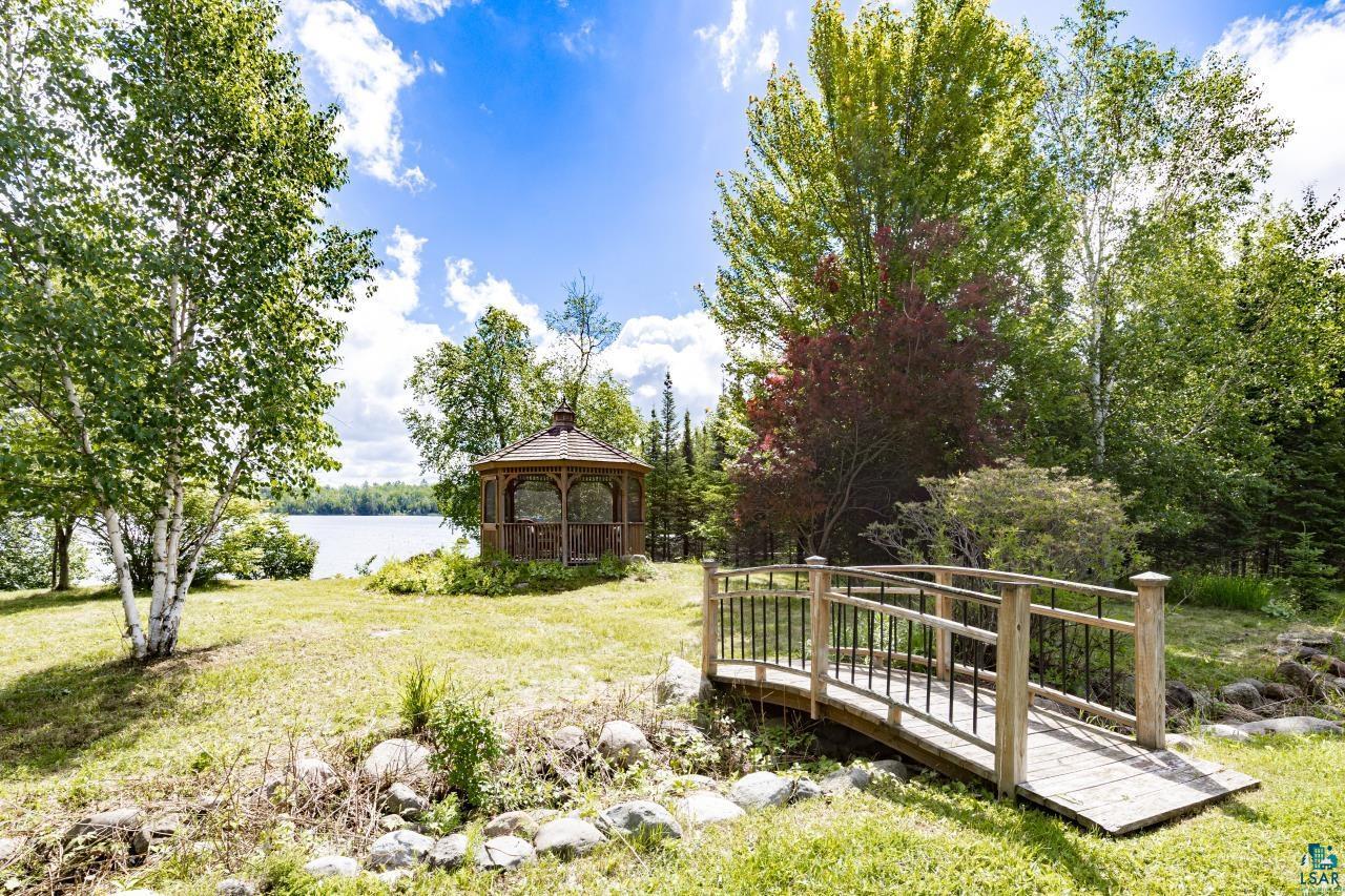 Image 3: Back yard