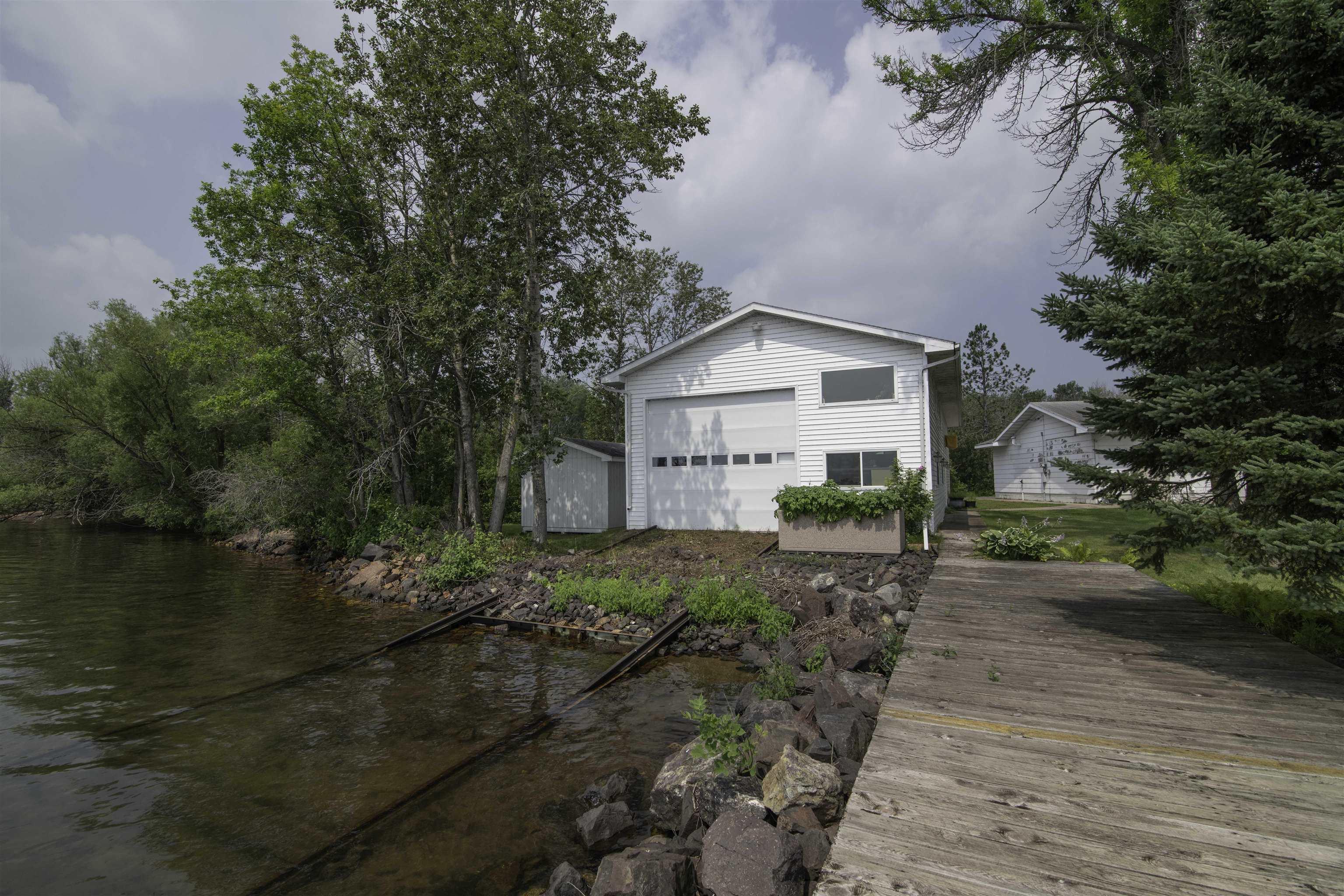 Image 3: Drive Right Up!, Incredible Boathouse