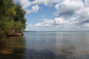 74350 Lakeshore Dr
