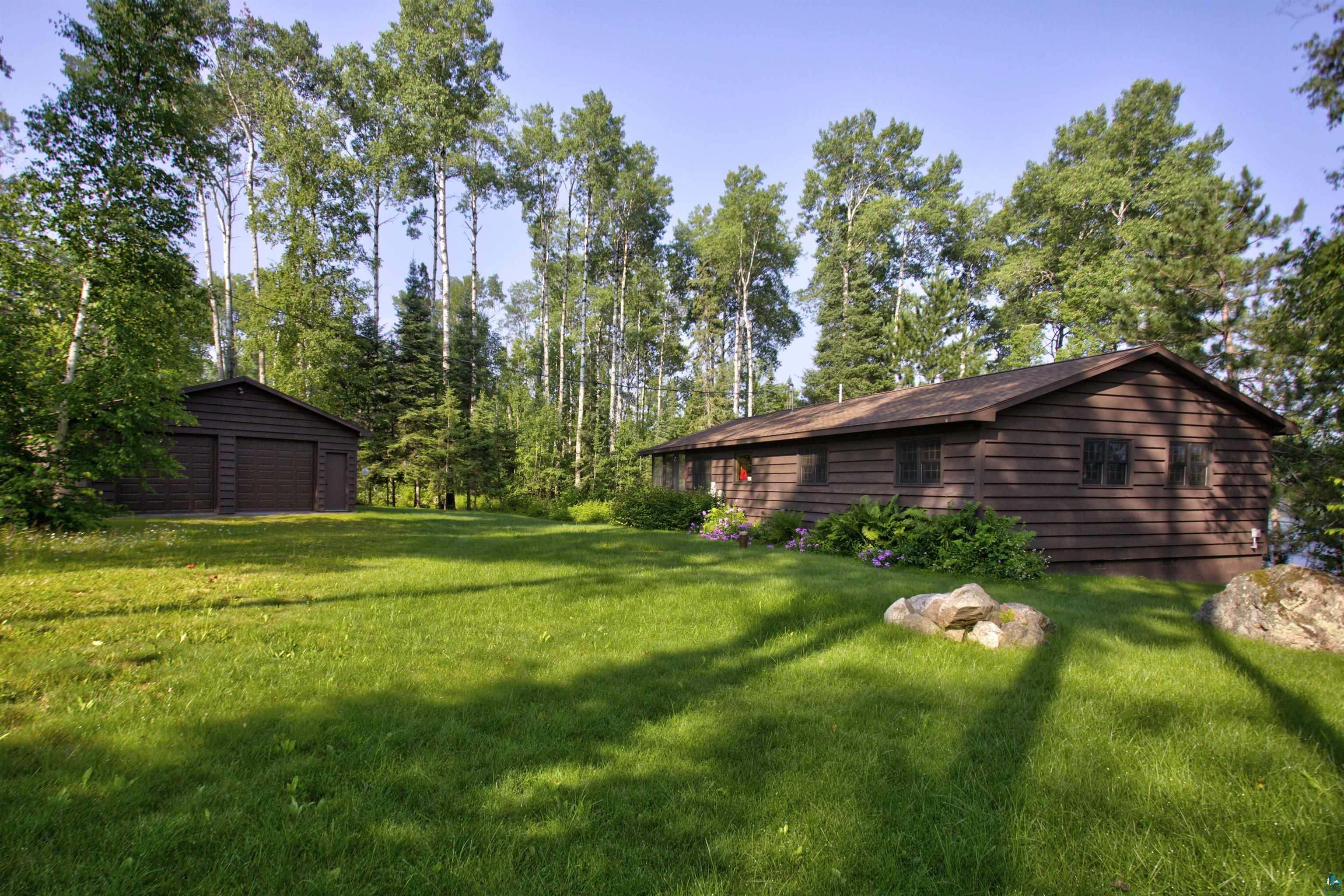 Image 3: Yard and Home