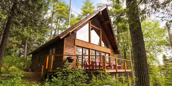 125 Voyageurs Point Rd