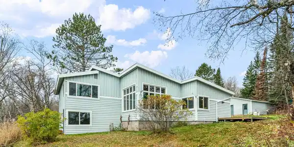 3280 Hwy 61 W