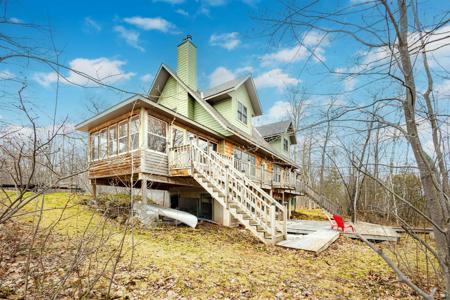 20210 Siskiwit Lake Rd