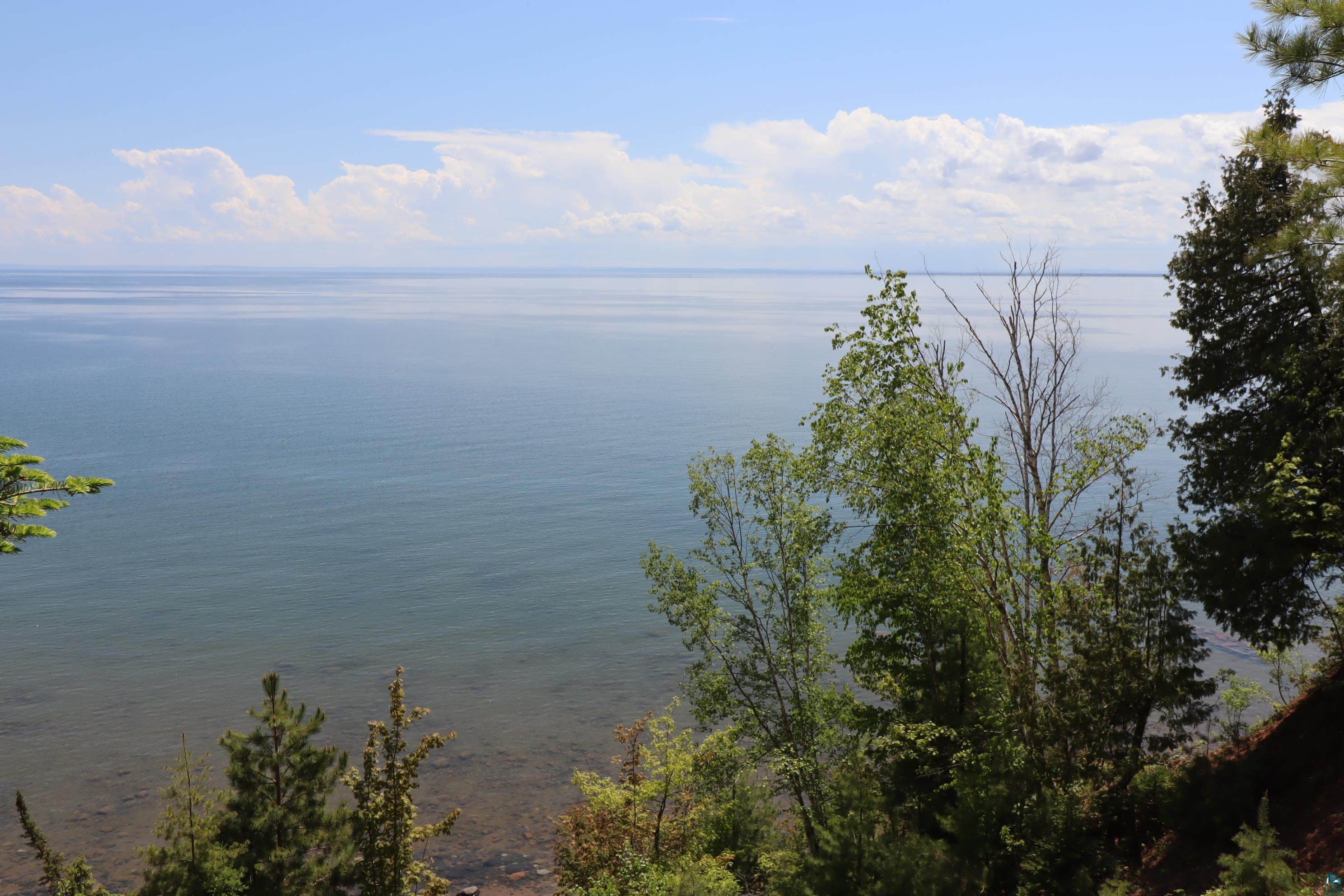 Image 1: 202' Lake Superior Frontage