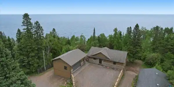 828 Slater Dr