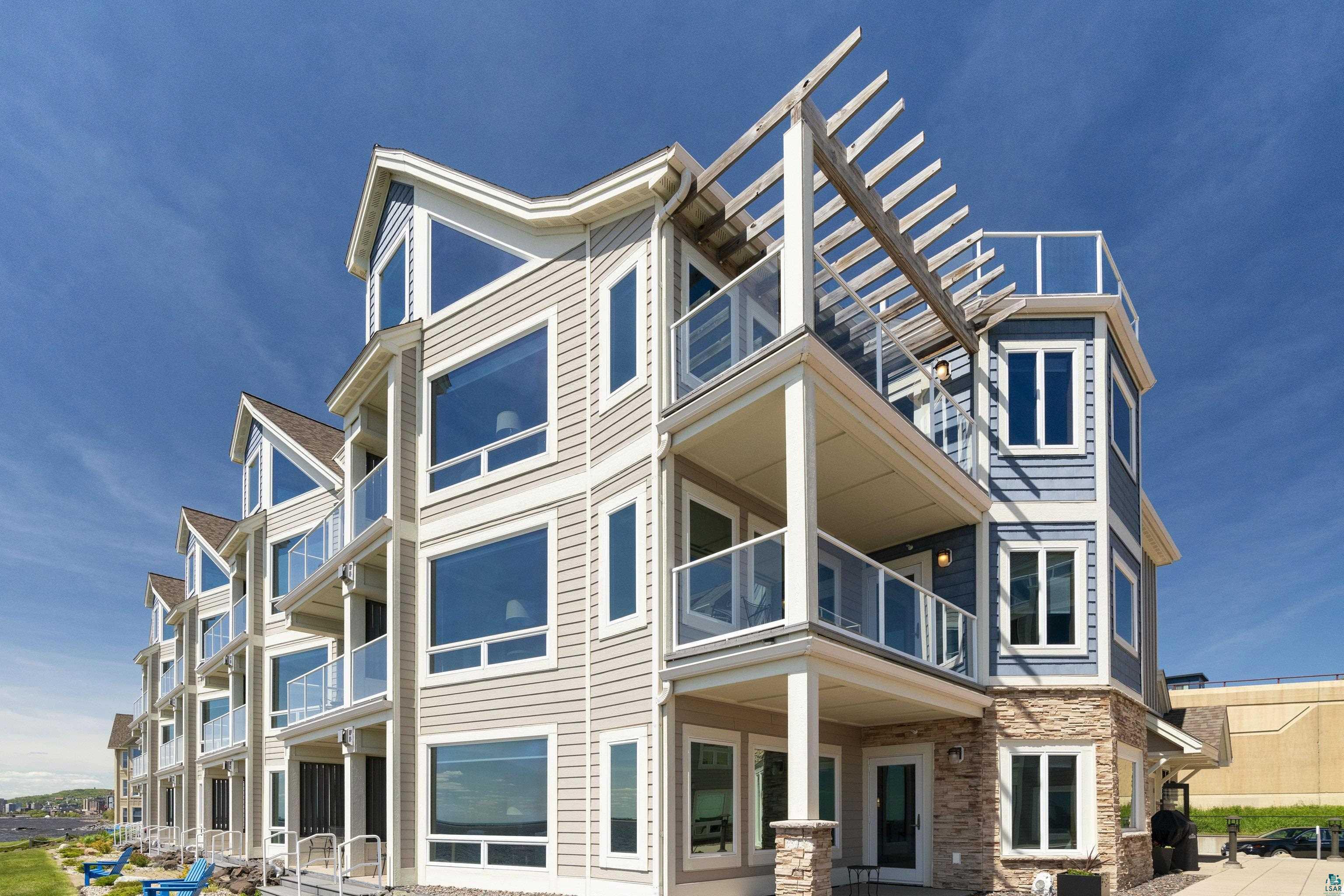 Image 0: View of property, FrontOfStructure