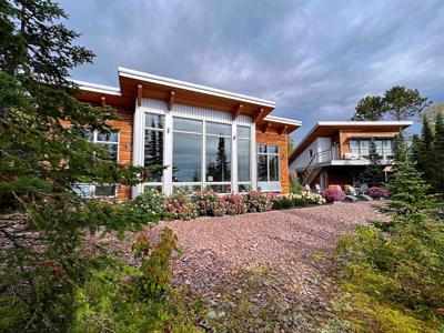 1868 Highway 61 E