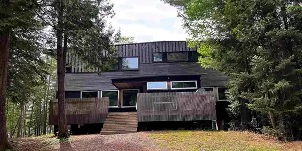 75 Voyageurs Point Rd