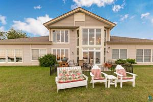 517 Marina Dr