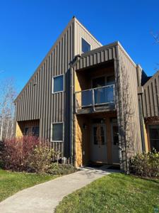 40 Surfside Dr