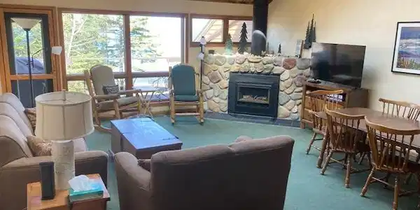 1555 Superior Shores