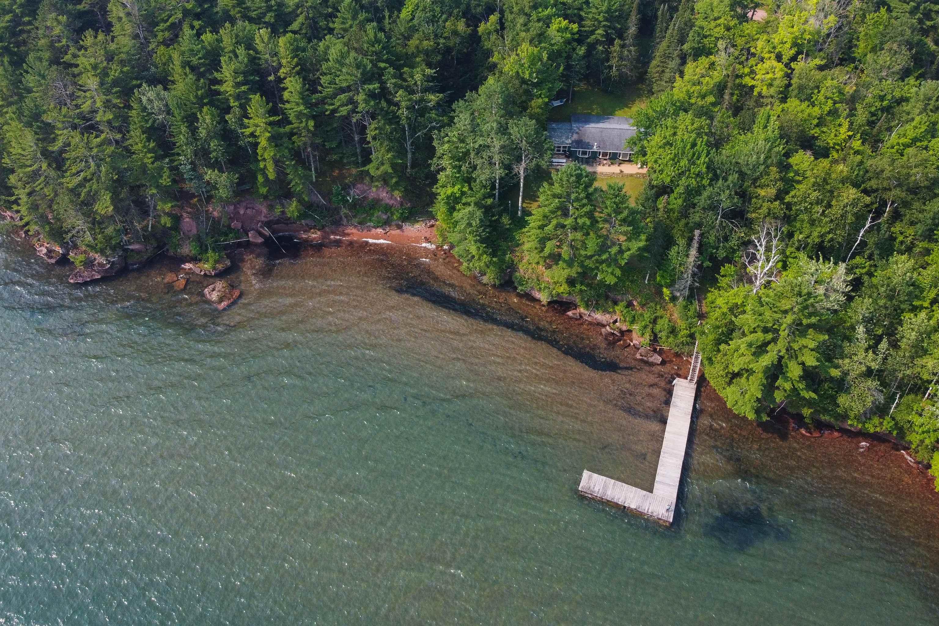 Image 0: Superior Lakefront Retreat