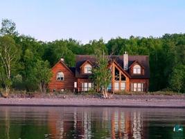 22 E Rosebush Ln