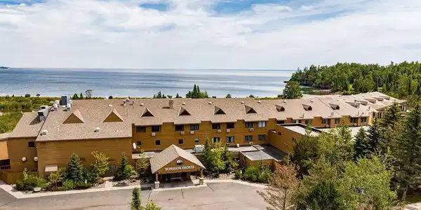 1521 Superior Shores
