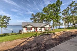 216 Lakewood Drive