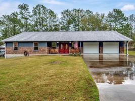 528 Longleaf Dr E