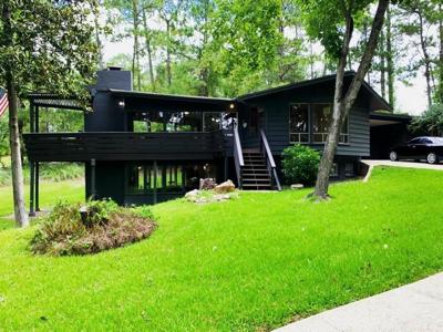 862 Lakeshore Drive