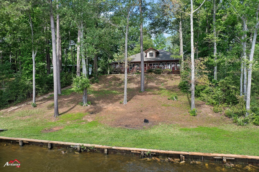 Image 3: LAKE-SIDE VIEW