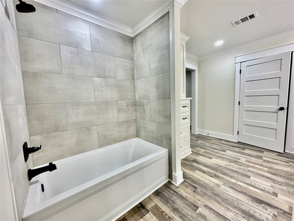 Image 4: Additional View