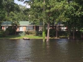 4715 Lakeside Drive