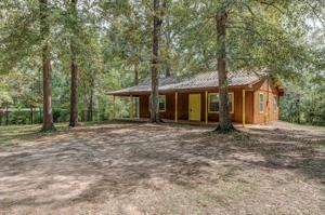 446 Oak Ln