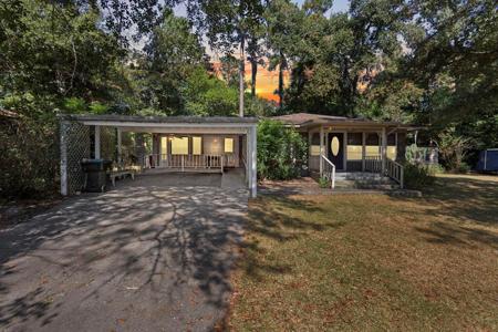 743 Charmaine Drive East