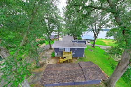 231 Lakeside Drive
