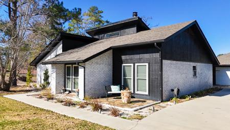 270 Lakeshore Drive