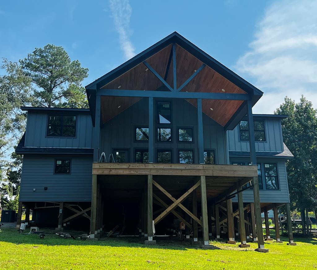 Image 4: Back deck facing water