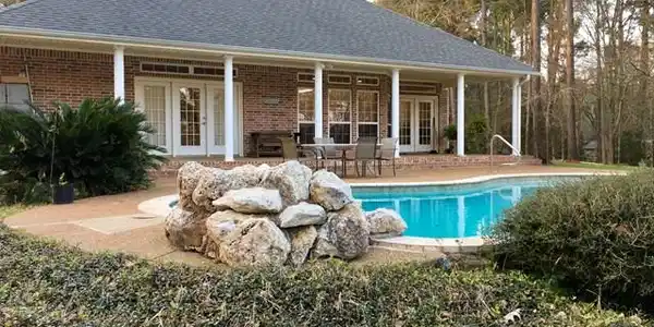 100 Shoreline Drive