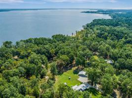 102 Oak Hollow Drive