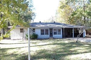 238 Hawthorne Dr. S