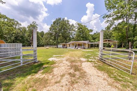 110 Oak Grove