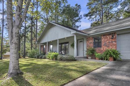 204 Barkwood Dr.