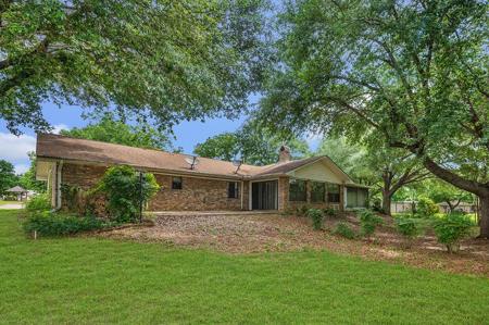 700 Pecan Estate Loop