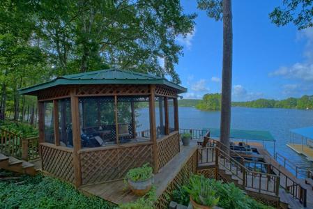 208 Magnolia Drive