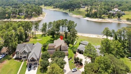 751 Lakeshore Drive