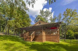 707 E Lake Devernia Rd