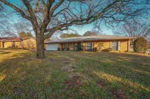 906 Panola Ct.