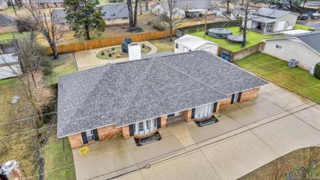 2103 Oakridge