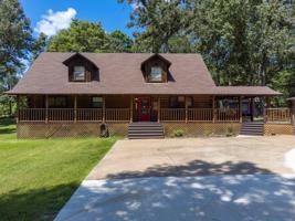 2011 W Lake Dr