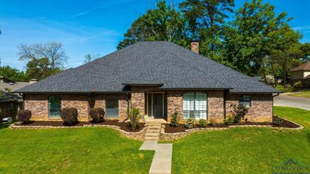 1401 Wisteria Ln
