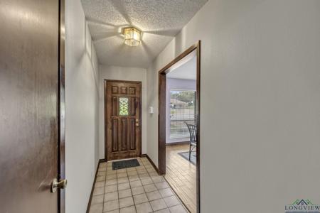 2202 Woodbine Dr