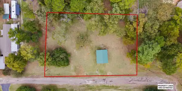 Image 1: Drone / aerial view, Aerial View